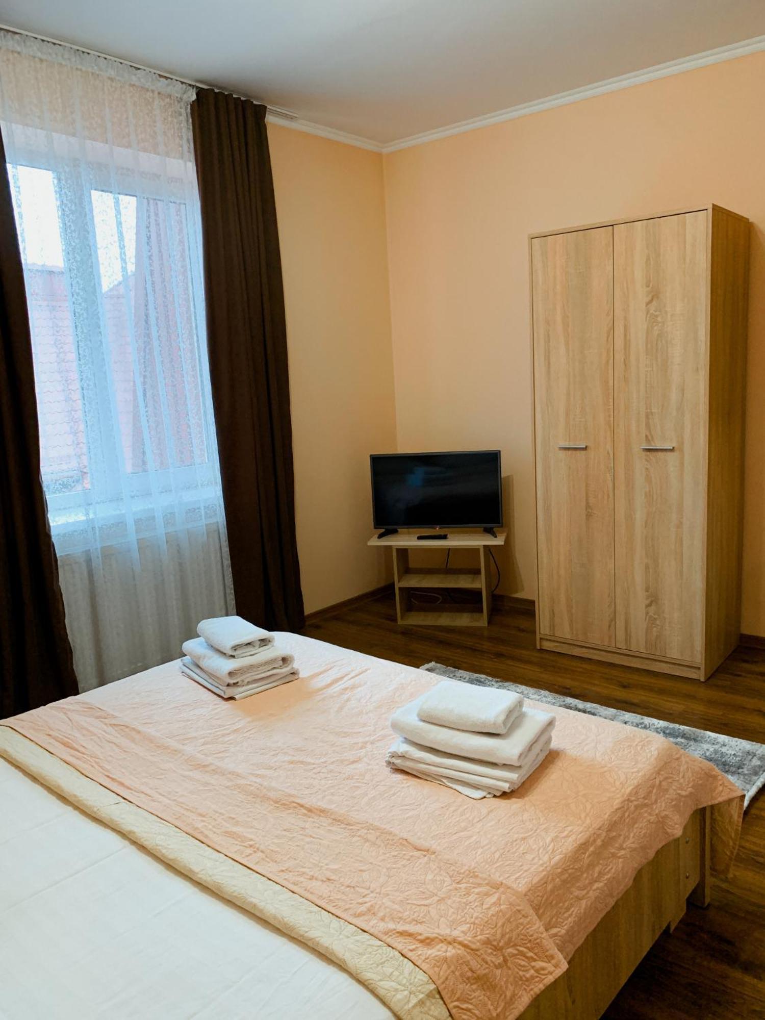 Apartments Domovik Parkaniya, 2A Mukacheve Exterior photo